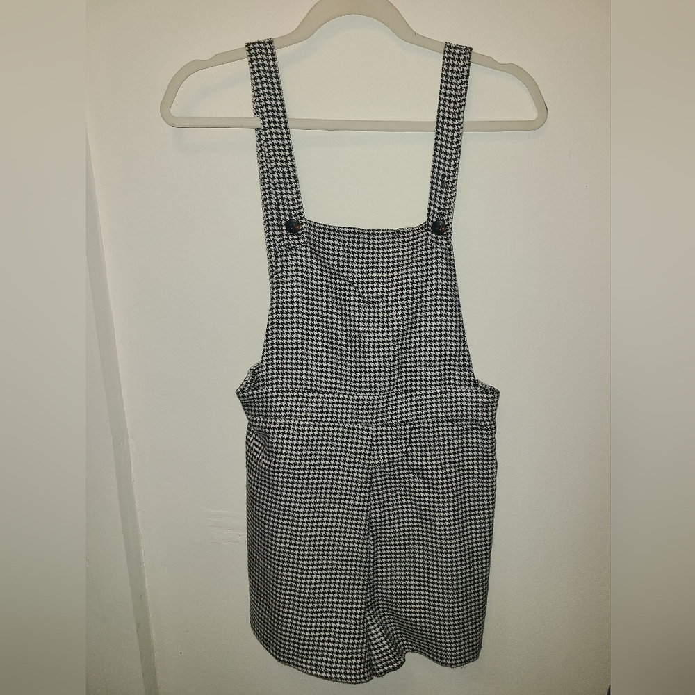 Forever 21 Monochrome Houndstooth Overall Shorts
